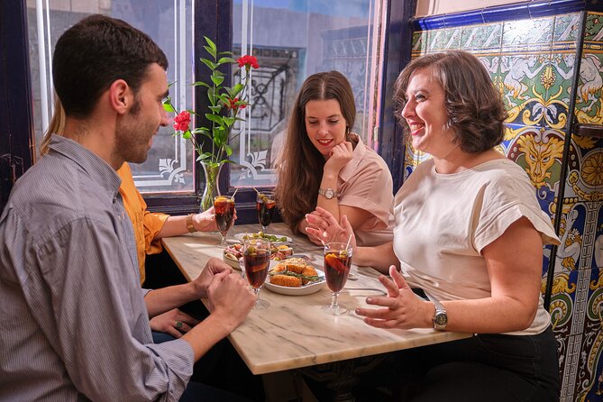 De Tapas in Malasaña: Evening Wine and Tapas Tour - The dinner deal: 11+ tapas across four bars