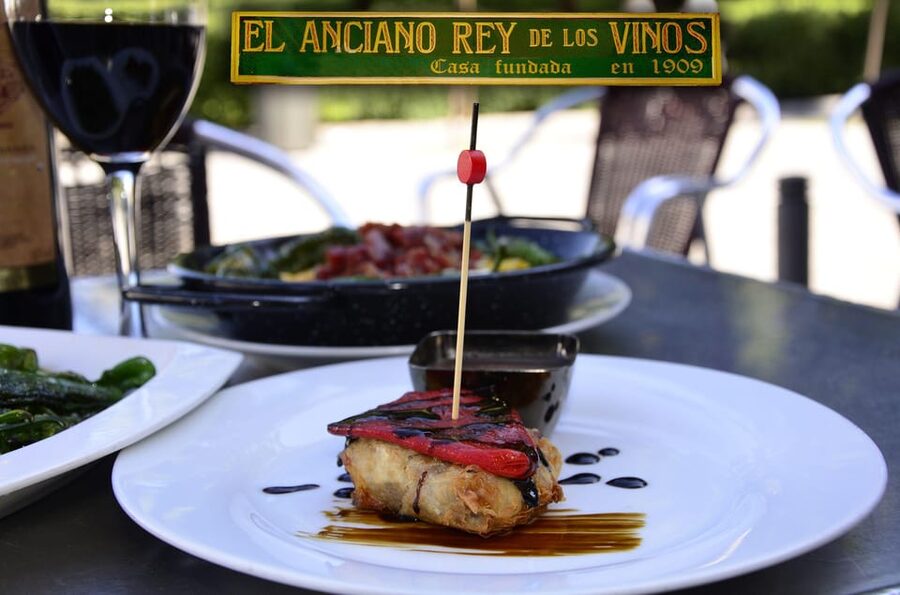 Discover the best "Wines and Tapas in Madrid". - The Austrias Start: Centenary Taverns and the Vermouth Habit