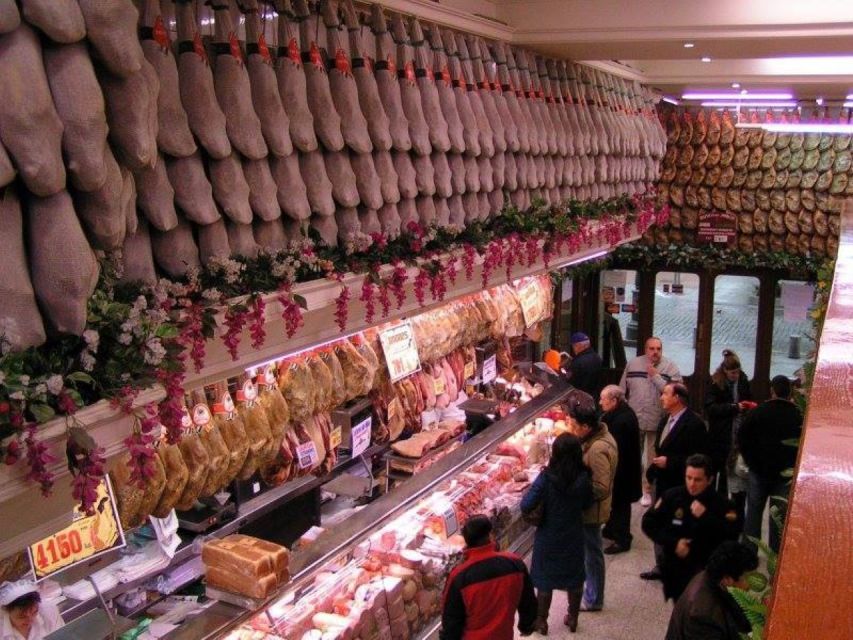 Discover the best "Wines and Tapas in Madrid". - El Rincón de la Cava: The Olive Story That Changes How You Taste