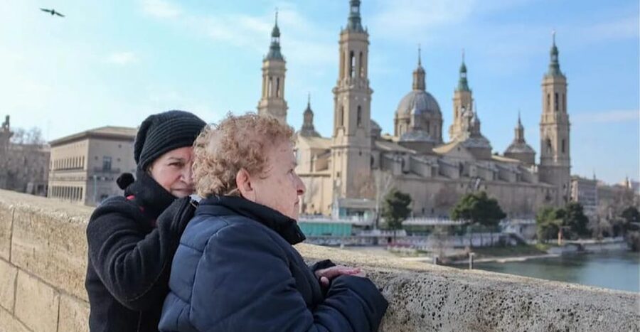 Discover Zaragoza: Complete tour + wine and tapas - Aljafería Palace: Moorish-era power in stone