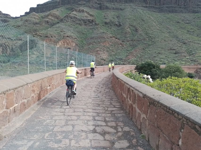 E-Bike Mountain Tour in Natural Park +Option Tapas in a Cave - The guide factor: why names like Lorenzo come up