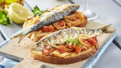Eat Like a Local: Hidden Gràcia Catalan Tapas Tour Barcelona - Meeting at Monument a Clavé: how the start sets the tone