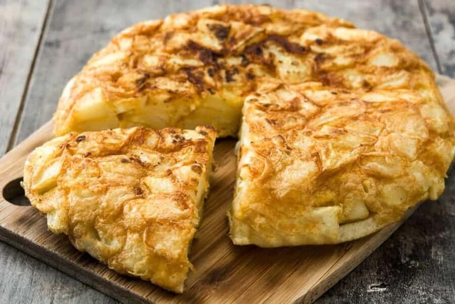 Eat Like a Local: Hidden Gràcia Catalan Tapas Tour Barcelona - Guide energy and group chat: small group perks that matter