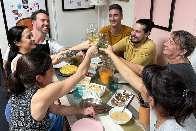 Evening Spanish Tapas Cooking Class with Live Guitar Music - Cooking six tapas: what you’ll make and why it’s worth learning
