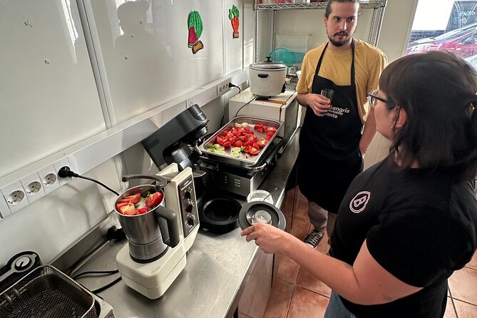 Evening Spanish Tapas Cooking Class with Live Guitar Music - Who should book this tapas + guitar class