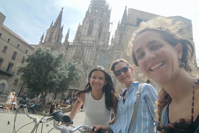 Familly friendly traditions & food tour: tailored tapas & games! - El Born / La Ribera: where the tapas energy fits the medieval look