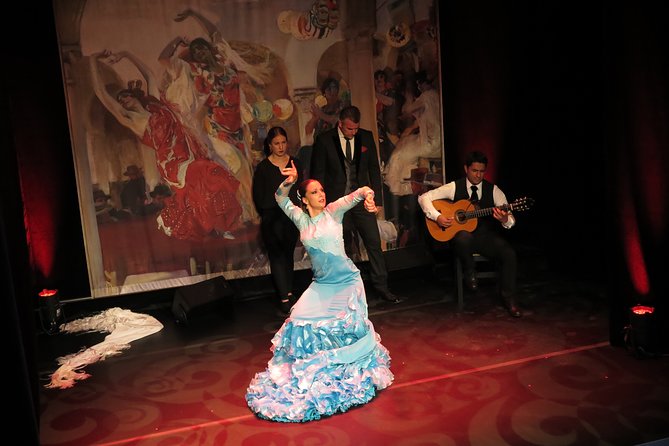 Flamenco Show and Tapas in Seville - The walking portion: getting context before you watch and eat