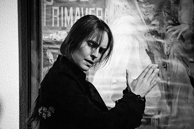 Flamenco Show in Seville at Bar and Tapas - Drinks and Tapas: A Seville-Style Pause That Helps the Night Flow