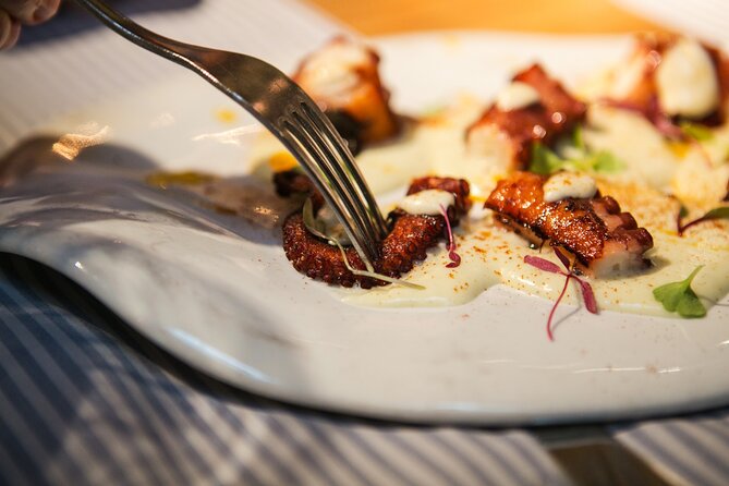 Food and Market Tapas Tour - A 5:00 pm tapas route through the Born with included drinks