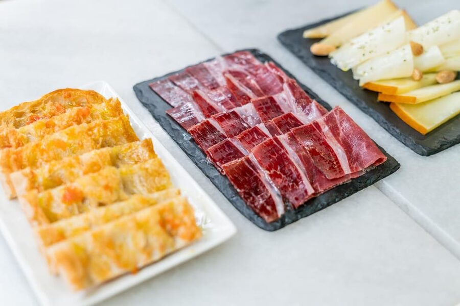 From Madrid: Traditional Villages, Winery Tour & Tapas Lunch - Getting There From Madrid: Time on the Road, Air-Conditioned Comfort
