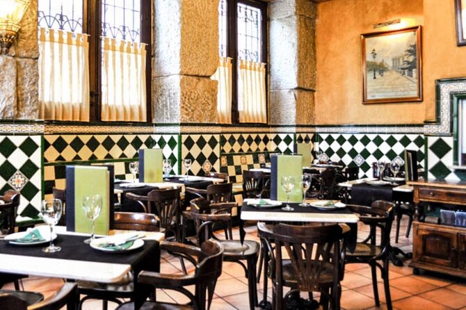Gastronomic Tour: Discover the best “Wines and Tapas of Madrid” - Plaza Mayor, Plaza de la Villa, and Puerta del Sol: the quick hits that set the scene