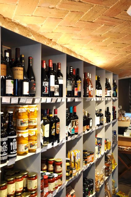 Girona Evening Food Tour & Tapas Bar Experience - Plaça de l’Oli and Plaça del Vi: when the city names tell you what to eat