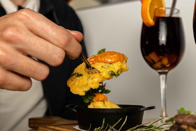 Gourmet Tapas and Wine Tour in Alcudia Old Town - Self-guided in English: how to make it effortless