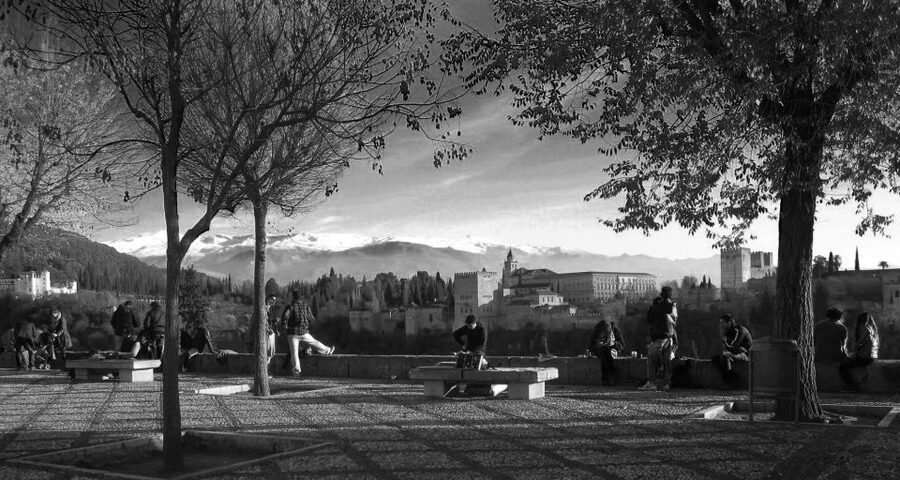 Granada Albaicín: 2.5-Hour Tapas & Drinks Walking Tour - Book it or pass: my decision guide