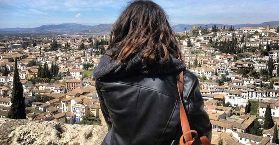 Granada Albaicín: 2.5-Hour Tapas & Drinks Walking Tour - The 2.5-hour walk: views, legends, and built-in breaks