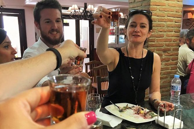 Granada Private Tapas & Walking Tour - Why the Albaicín tapas walk feels different from a quick pub crawl