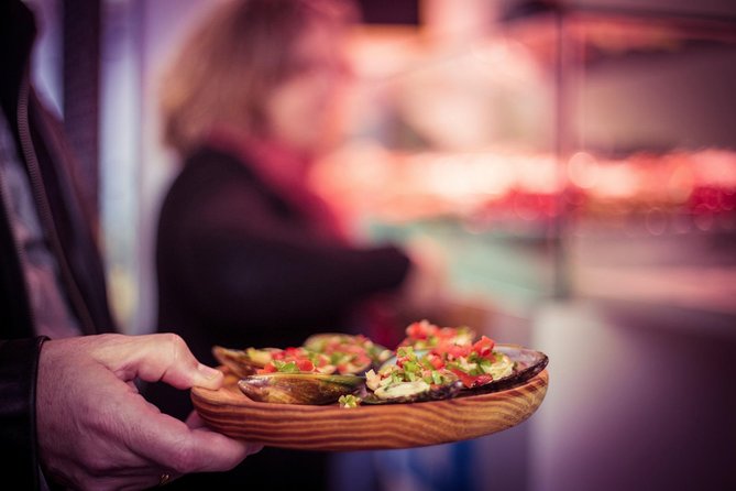 Granada Private Tapas & Walking Tour - What you eat and drink: beer, soda, or water with each tapa