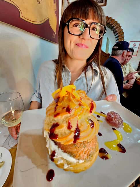 Granada: Spanish Tapas Tour with Local Guide. All included. - Ice Cream Finale at a More-Than-100-Year-Old Heladería