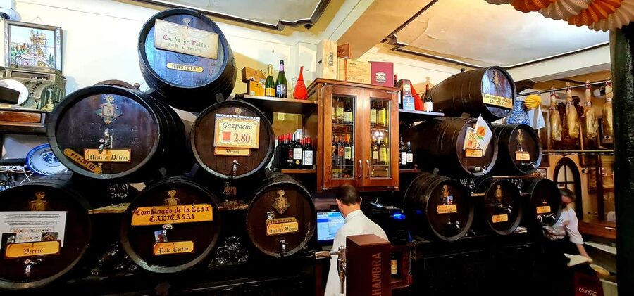 Granada: Spanish Tapas Tour with Local Guide. All included. - Who This Tapas Tour Is Best For