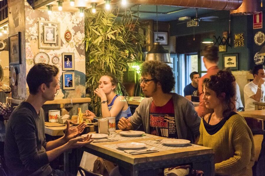 Granada: Tapas Crawl - Why the Guide Changes Everything (And Names You Might Meet)