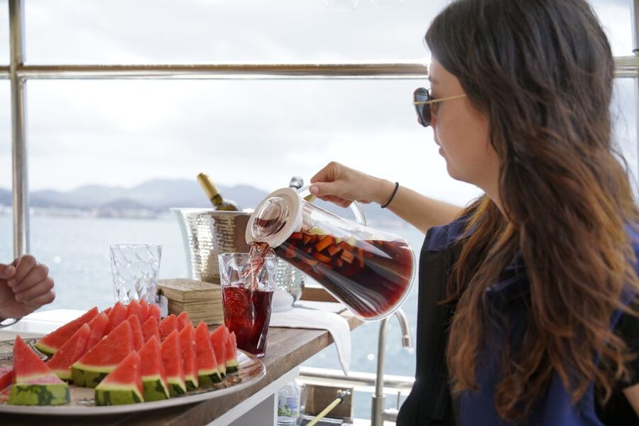 Ibiza: Scenic Cruise with Tapas and Drinks - Price and value: is $91 worth 3.5 hours on the water?