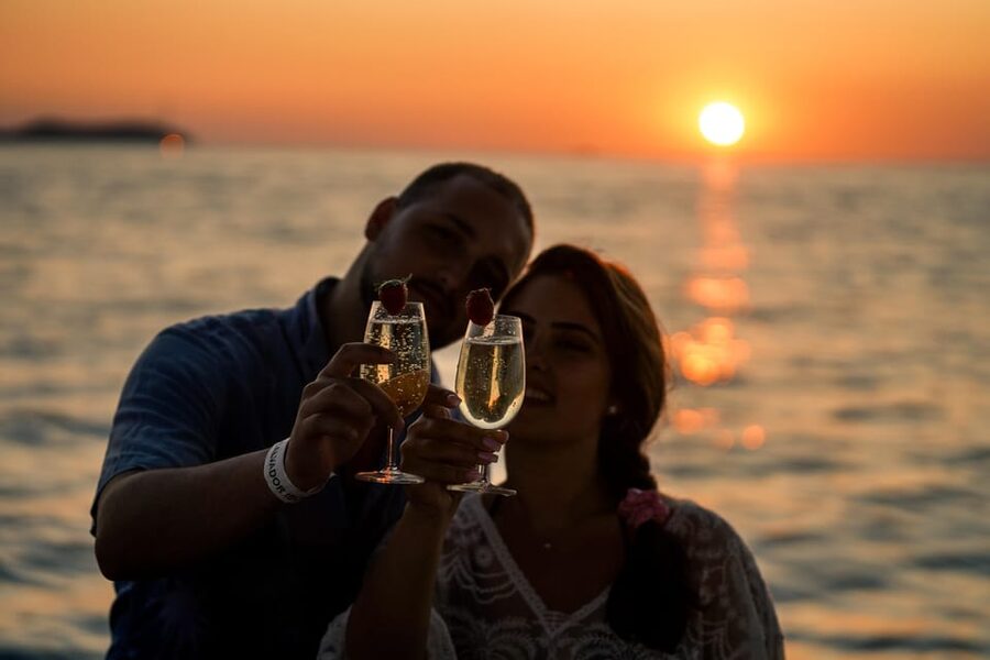 Ibiza: Secret Coves Guided Boat Tour with Open Bar and Tapas - Key highlights worth booking for