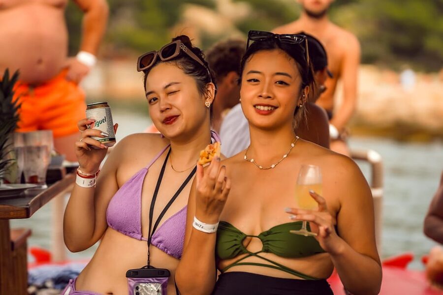 Ibiza: Secret Coves Guided Boat Tour with Open Bar and Tapas - The Open Bar + Tapas Plan: How to Pace It