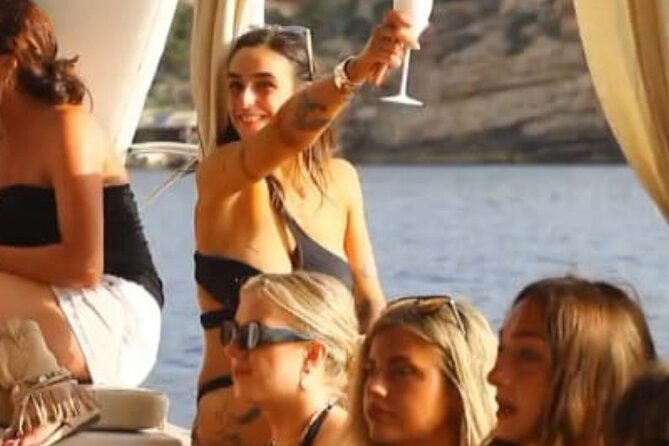 Ibiza Sunset Boat Trip Tapas and Open Bar - Why This Sunset Boat Trip Works (Tapas, Drinks, and Water Time)