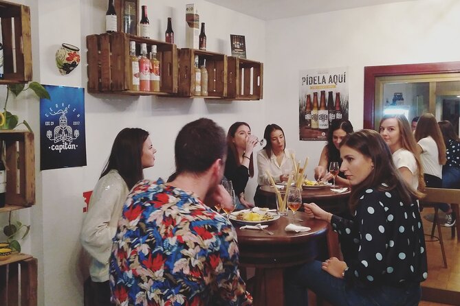 Indulge in Cordoba: Local Wines & Tapas Tasting - Quick highlights