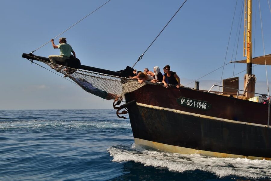 La Palma: 4-Hour Coastline Cruise with Tapas and Barbecue - Should you book the La Palma 4-hour coastline cruise?