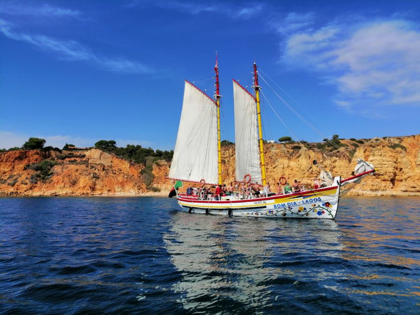 Lagos: Ponta Piedade Sail & Caves Cruise w/Portuguese Tapas - Portuguese tapas on board: how the food fits the sea day