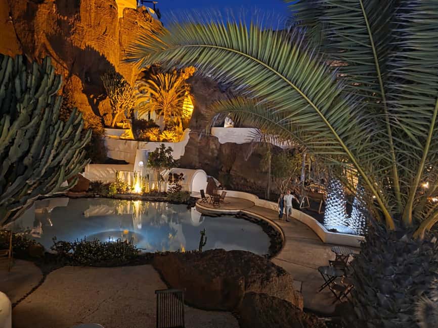 Lanzarote: Evening Tapas, Winery & Lagomar Experience - Key things that make this Lanzarote night tour worth your time