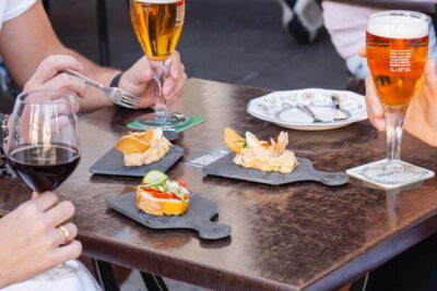 Las Palmas: Gourmet Tapas and Wine Tour in the Old Town - Price and logistics: what $55 actually buys