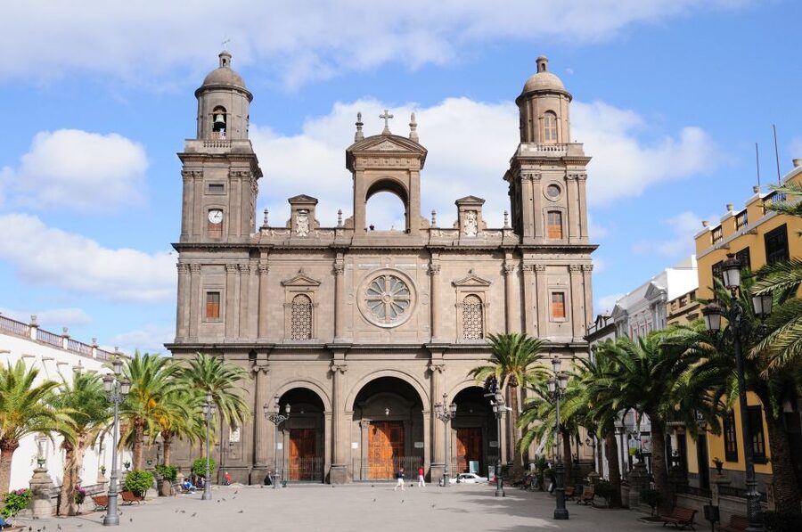Las Palmas: Private Old City Guided Walking Tour with Tapas - Pricing: is $54 per person good value?