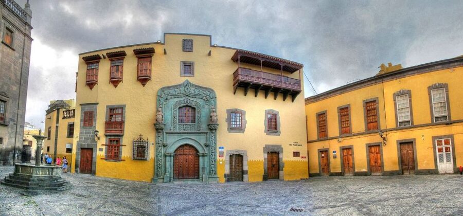 Las Palmas: Private Old City Guided Walking Tour with Tapas - Who should book this Las Palmas Old City with tapas