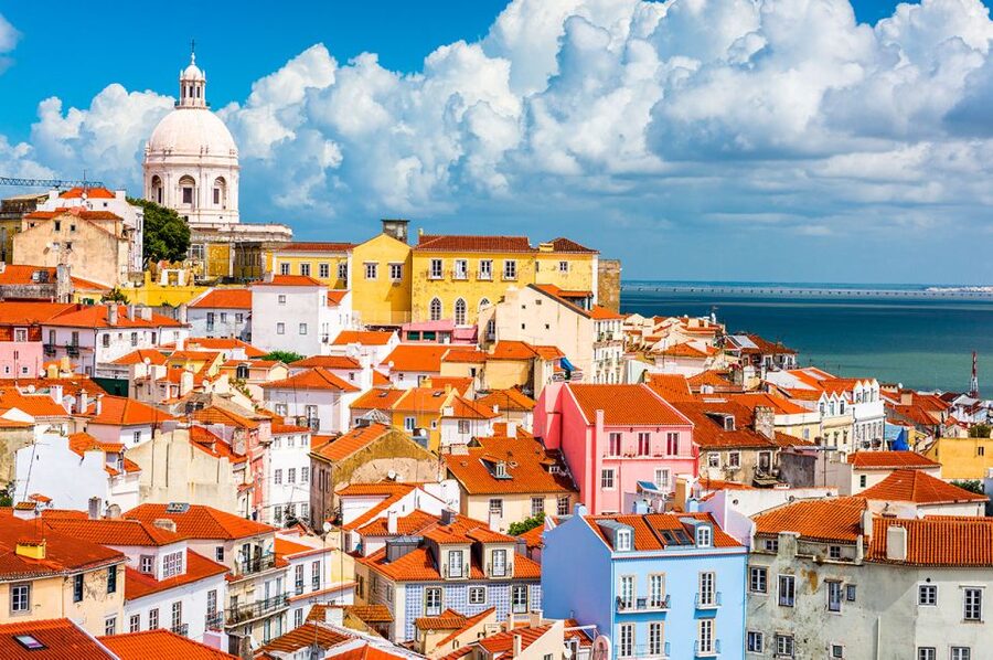 Lisbon: Alfama Charms, Tapas, Wine and Sunset Boat Cruise - Meeting at One Place, Ending at Another: Praça do Comércio