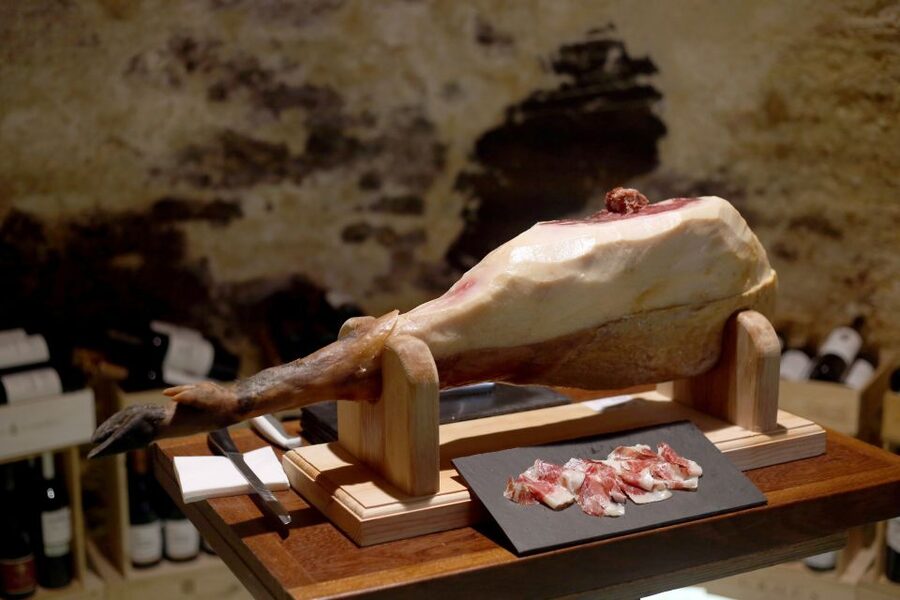 Lisbon: Premium Wine and Tapas Tasting Session - Price and value: why $100 can make sense for Lisbon