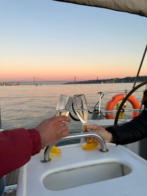 Lisbon: Romantic Cruise with Wine & Portuguese Tapas - What you actually get for your money