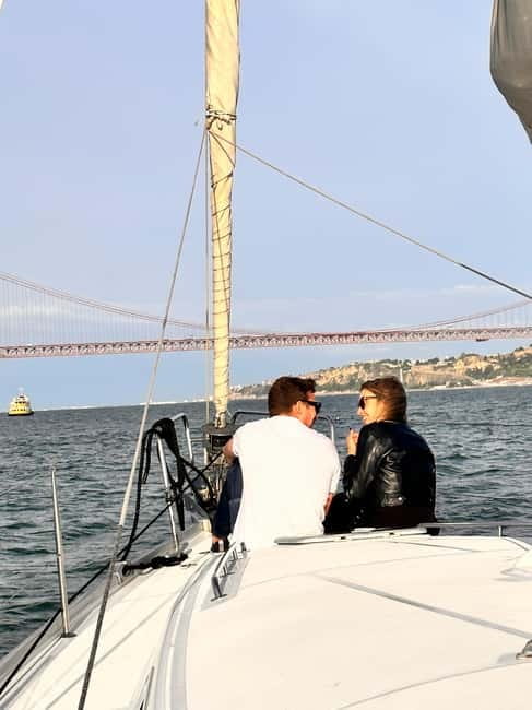 Lisbon: Romantic Cruise with Wine & Portuguese Tapas - Meeting at Bom Sucesso Marina: easy start, quick briefing