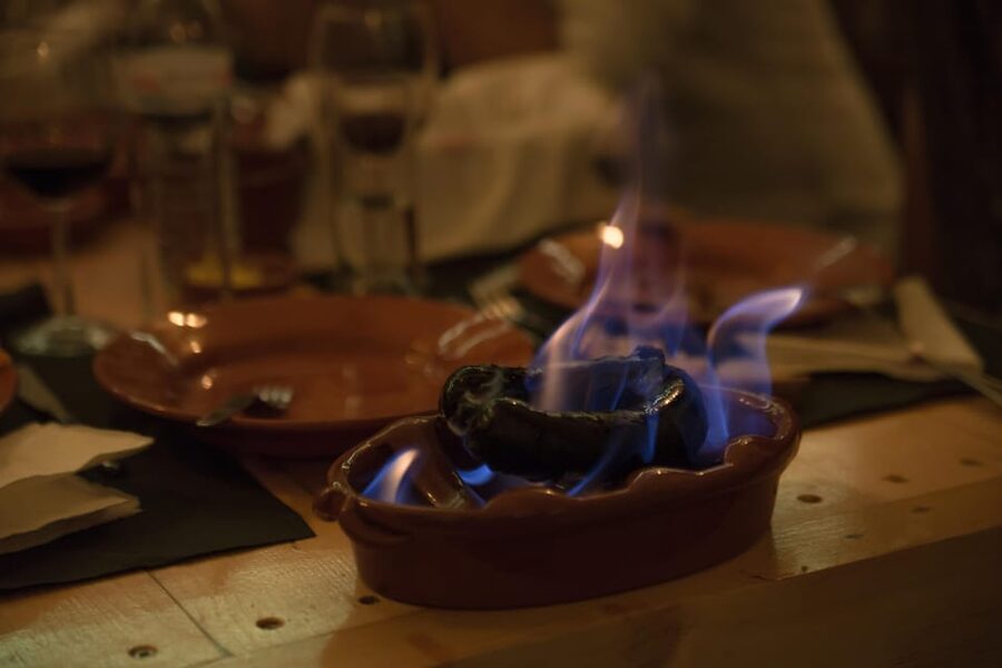 Lisbon: Tapas & Drinks with Fado Live Performance - Dinner That Keeps Arriving: Portuguese Tapas and Wine Included