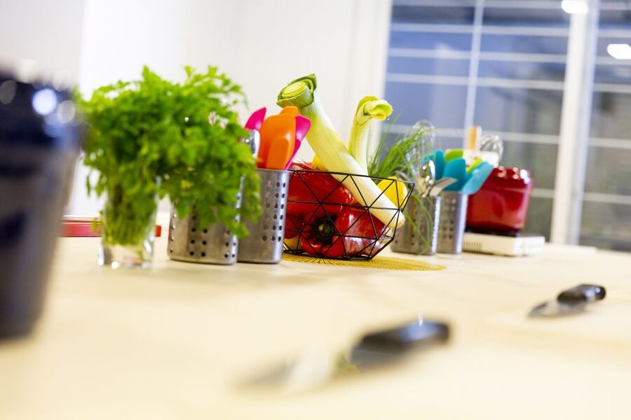 Madrid: 10 Tapas 2.5-Hour Cooking Class - Key highlights you’ll feel right away