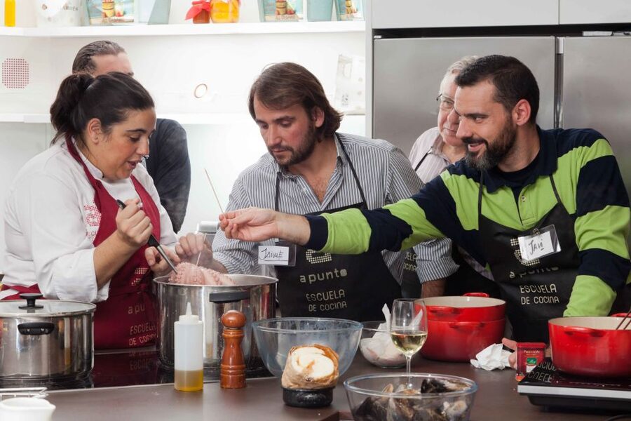 Madrid: 10 Tapas 2.5-Hour Cooking Class - The End Meal: Eating Your Tapas With Sangría