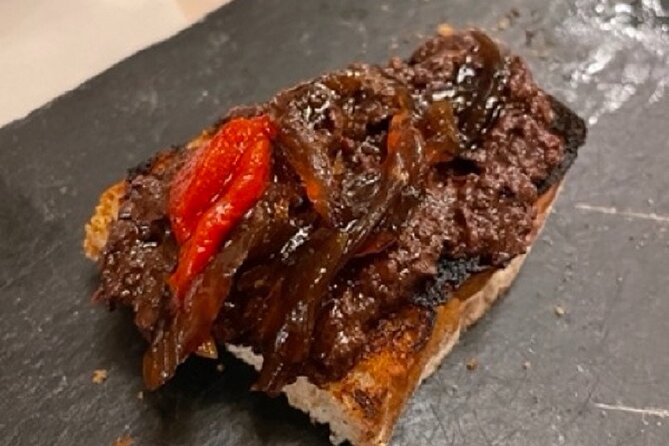 Madrid by Night Small Group Tour: Stories, Sights and Tapas Bites - Key Things You’ll Notice Right Away
