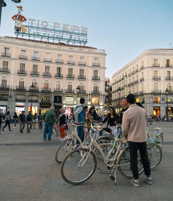 Madrid by Night: Vintage Bike Tour Highlights/Optional Tapas - Photo Stops That Work: Twilight Glow and Night Lighting