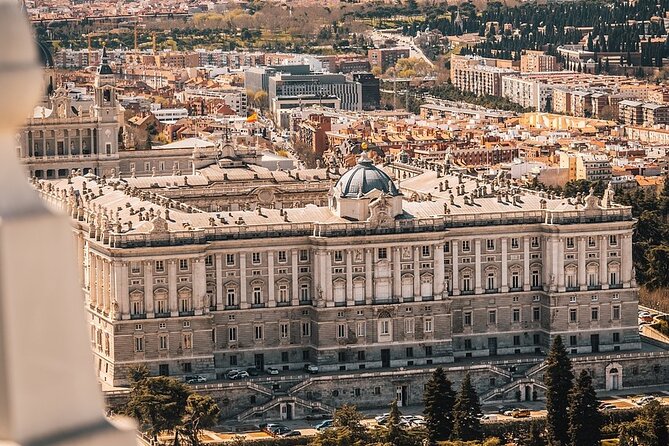 Madrid Food Tour: Tapas, Drinks and Delights with a Local - How drinks work on this tour (and why it’s not a free-for-all)