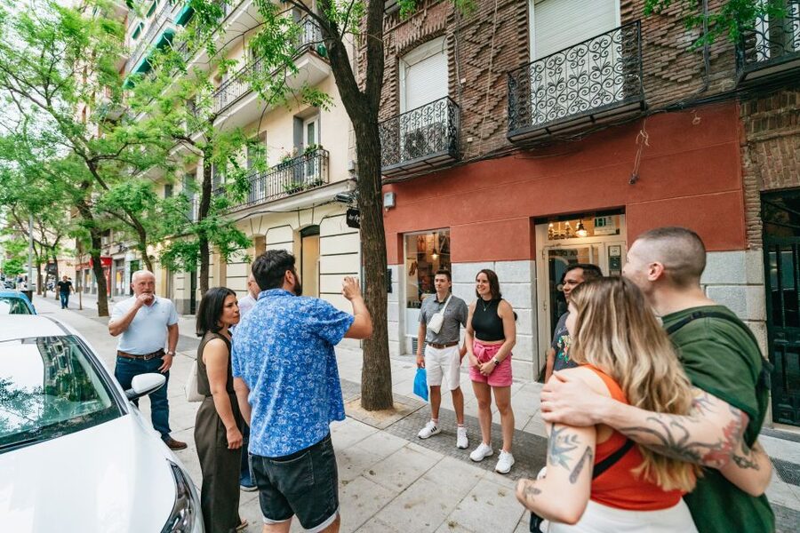 Madrid: Food & Wine Tour with 10 Tapas & 4 Drinks Included - Should you book this Madrid tapas crawl?