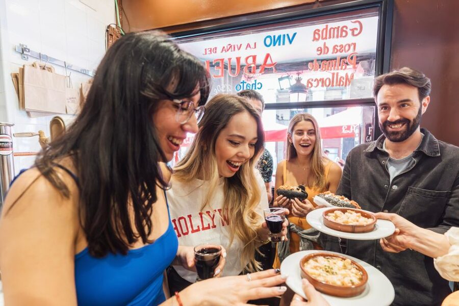 Madrid Guided Food Tour with Tapas and Spanish Wine - The drinks plan: local wine, vermouth cocktail, and tinto de verano