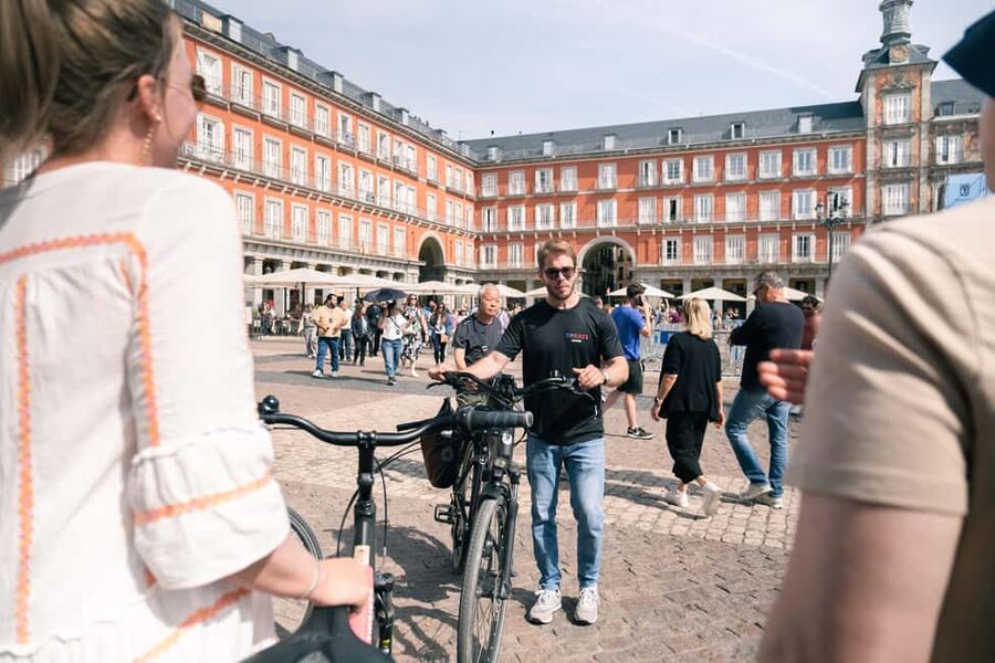 Madrid: Highlights Bike Tour with Optional E-Bike or Tapas - Plaza de Cibeles to Puerta del Sol: finishing with maximum payoff