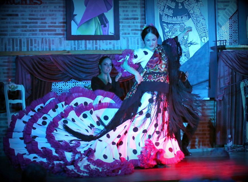 Madrid: Los Porches Flamenco Show with Tapas and Wine Ticket - Inside the Venue: Three Stages, Three Atmospheres, One Big Spanish Setting
