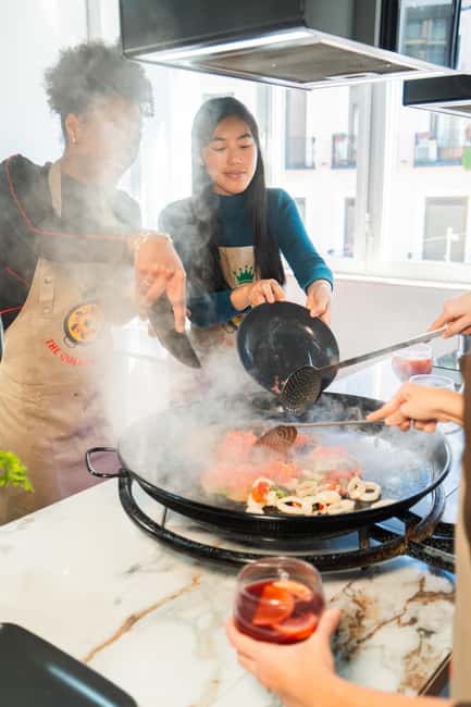 Madrid: Paella and Sangria Workshop with Tapas - The First Phase: Sangria Workshop (Plus Tapas While You Cook)